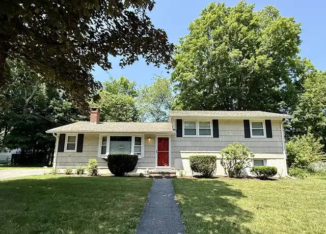 Property at 5 Virginia Rd Unit 5, Medway, MA, 02053, 3 beds, 1.5 baths, [object Object]