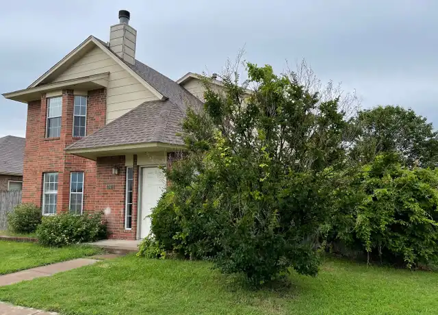 Property at 1001 SW 23rd St, Moore, OK, 73170, 4 beds, 2 baths, [object Object]