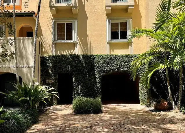 Property at 6204 Paradise Point Dr, Palmetto Bay, FL, 33157, 3 beds, 3.5 baths, [object Object]