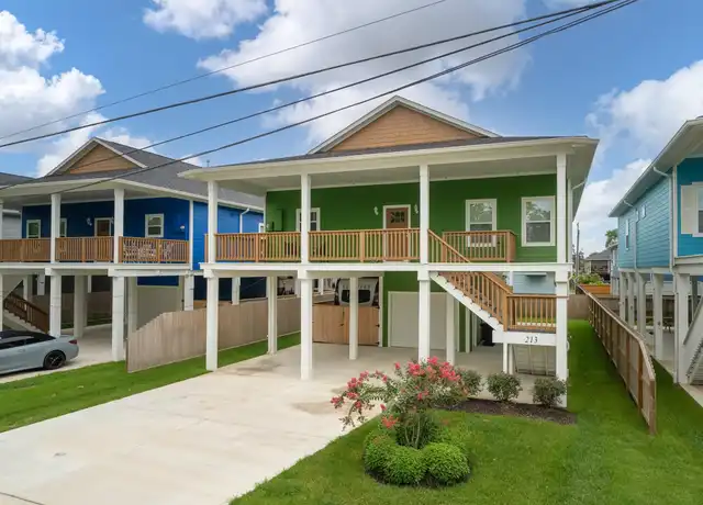 Property at 213 West Dr, Kemah, TX, 77565, 3 beds, 3.5 baths, [object Object]