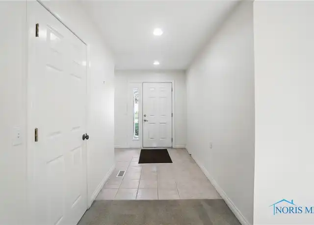 Property at 2024 Silverpine Ct, Toledo, OH, 43615, 2 beds, 2 baths, [object Object]