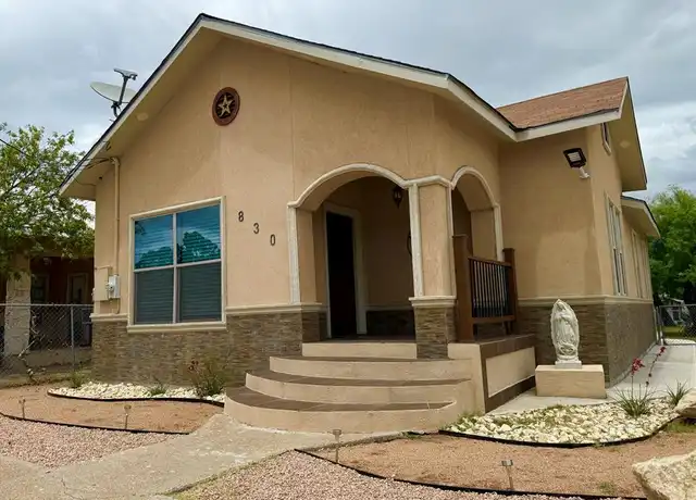 Property at 830 Avenue B, Eagle Pass, TX, 78852, 2 beds, 1.5 baths, [object Object]