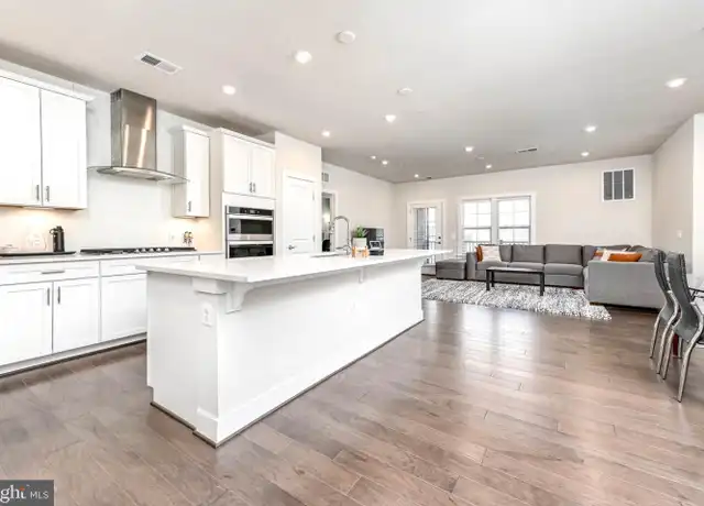 Property at 2320 Field Point Rd Unit 4-106, Herndon, VA, 20171, 2 beds, 2 baths, [object Object]