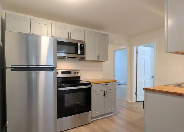 Property at 23 Winthrop St Unit 23-1 Winthrop, Augusta, ME, 04330, 2 beds, 1 bath, [object Object]