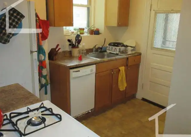 Property at 71 S Huntington Ave, Jamaica Plain, MA, 02130, 3 beds, 1 bath, [object Object]