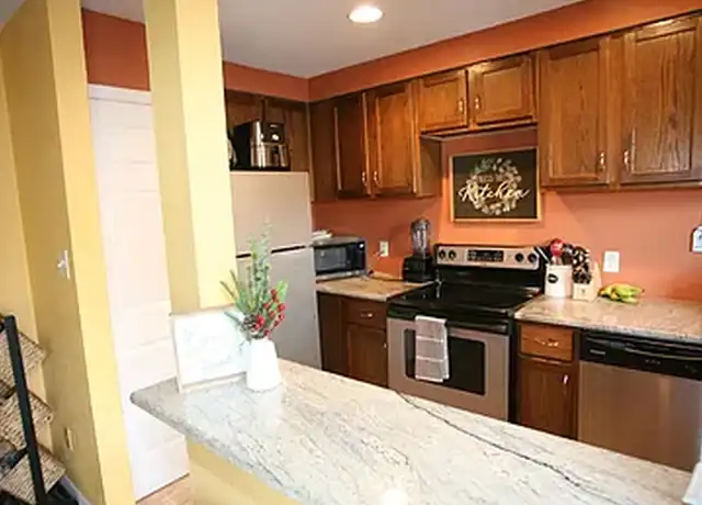 Property at 408 E Virginia St, Tallahassee, FL, 32301, 2 beds, 1.5 baths, [object Object]