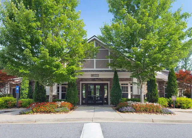 Photo of 11000 Lakefield Pl, Johns Creek, GA 30097