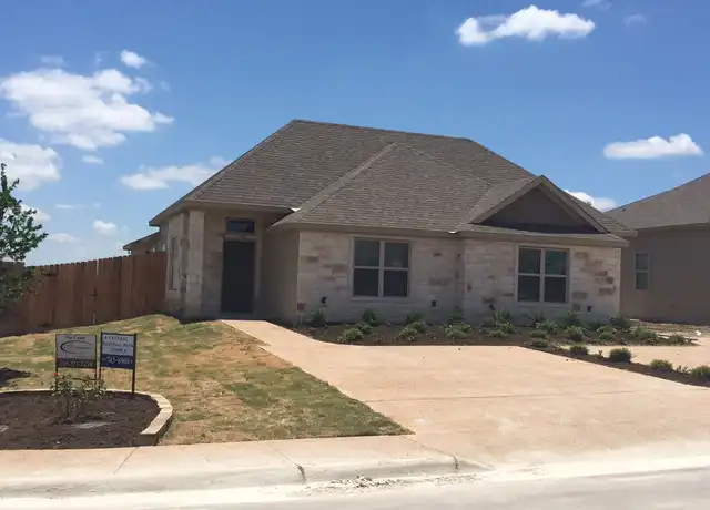 Property at 1124 Ferrara Cir Unit B, Temple, TX, 76502, 3 beds, 2 baths, [object Object]
