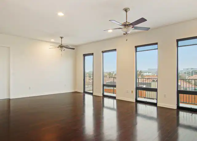 Property at 2608 Museum Way, Fort Worth, TX, 76107, 1 bed, 1 bath, [object Object]