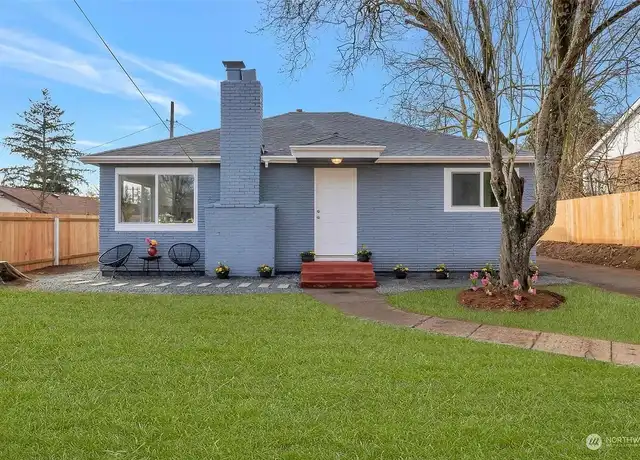 Property at 15215 8th Ave NE, Shoreline, WA, 98155, 5 beds, 2 baths, [object Object]