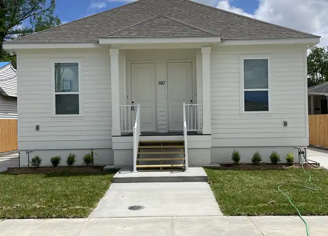 Property at 507 Center St Unit B, Arabi, LA, 70032, 2 beds, 1 bath, [object Object]