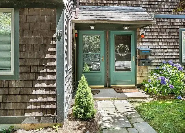 Property at 18 Chapel St Unit D, Newport, RI, 02840, 1 bed, 1 bath, [object Object]
