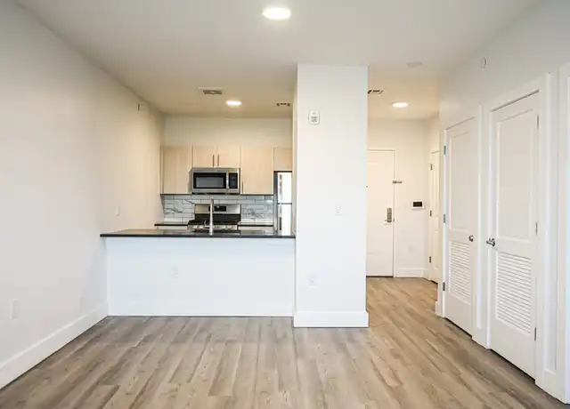 Property at 276 Reock St Unit 503, City of Orange, NJ, 07050, 1 bed, 1 bath, [object Object]