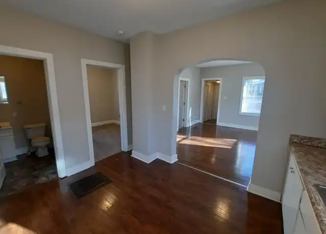 Property at 3814 8th Pl, Des Moines, IA, 50313, 2 beds, 1 bath, [object Object]