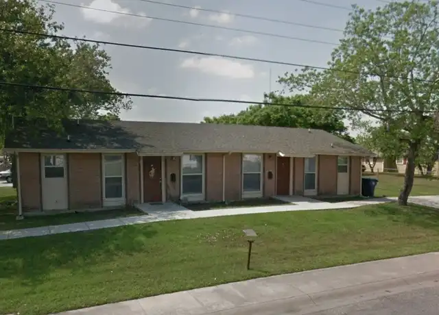 Property at 924 Flores St, Sinton, TX, 78387, 1 bed, 1 bath, [object Object]