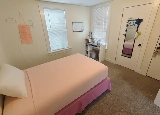 Property at 12 Morris St Apt 1, Westfield, MA, 01085, 2 beds, 1 bath, [object Object]