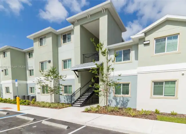 Property at 8271 Tanager Sq Unit 301, New Port Richey, FL, 34655, 2 beds, 2 baths, [object Object]