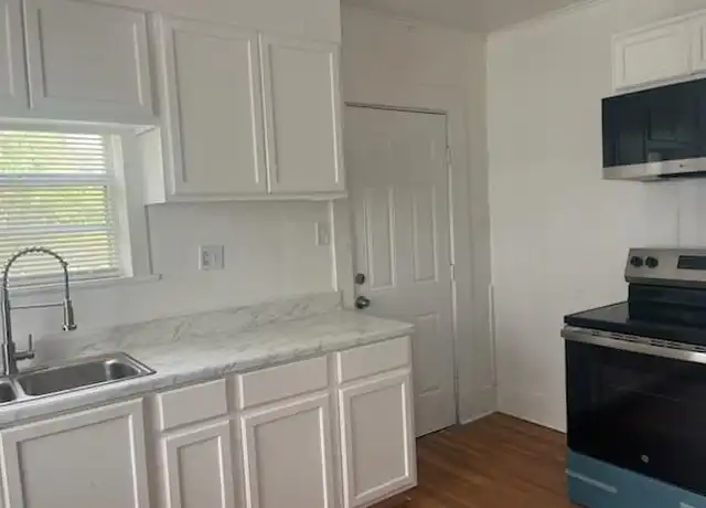 Property at 718 W 4th St, Freeport, TX, 77541, 1 bed, 1 bath, [object Object]