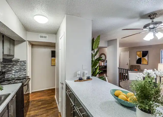 Property at Villas del Solamar - 8350 Park Ln, Dallas, TX, 75231, 0-1 beds, 1 bath, [object Object]