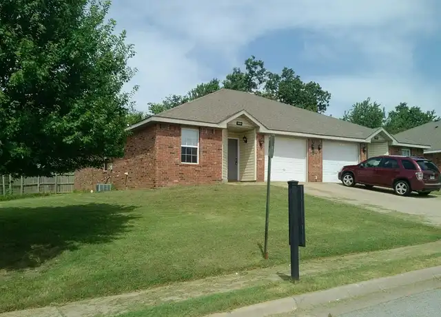 Property at 303 Graystone Cir, Centerton, AR, 72719, 3 beds, 2 baths, [object Object]