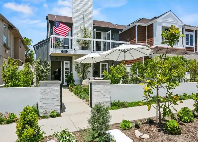 Property at 711 Heliotrope Ave, Corona del Mar, CA, 92625, 3 beds, 2.5 baths, [object Object]