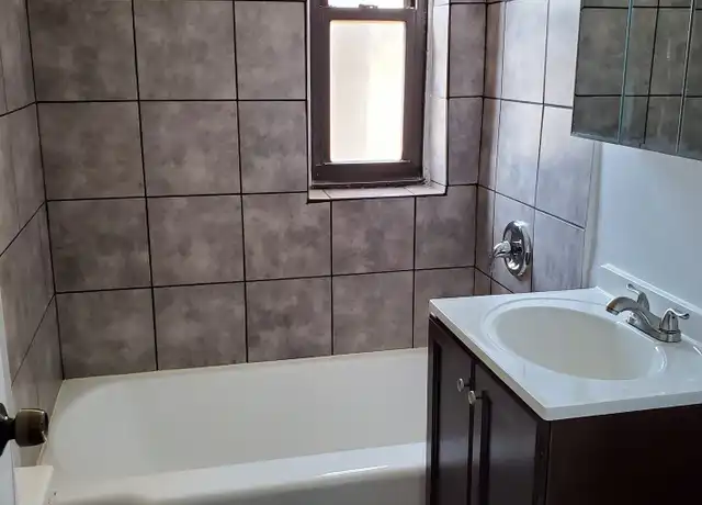 Property at 1360 W Touhy Ave Unit 404, Chicago, IL, 60626, 0 beds, 1 bath, [object Object]