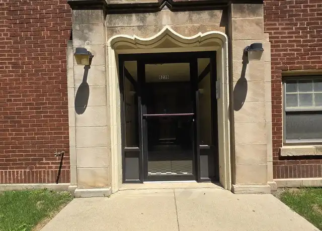 Property at 6238 N Magnolia Ave Unit 2, Chicago, IL, 60660, 2 beds, 1 bath, [object Object]