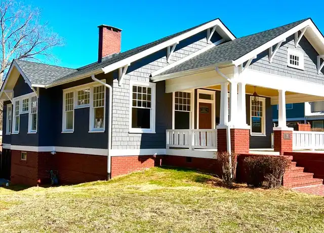 Property at 425 4th Ave W, Hendersonville, NC, 28739, 3 beds, 2 baths, [object Object]