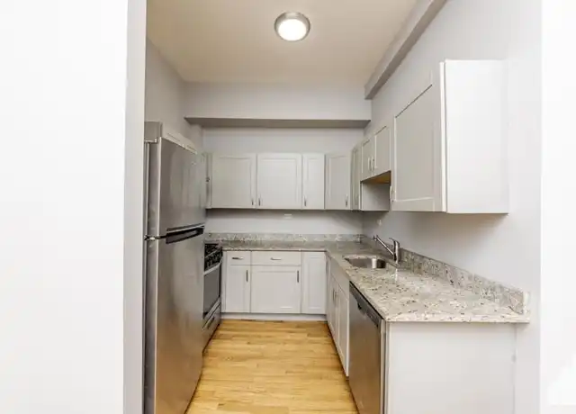Property at 318 Lake St, Oak Park, IL, 60302, 1 bed, 1 bath, [object Object]