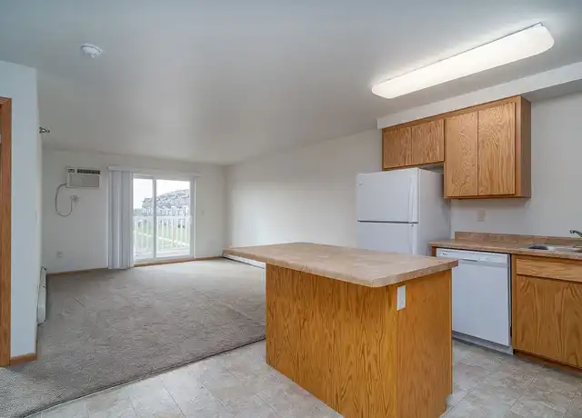 Property at Desoto Estates - 3550 S 17th St, Grand Forks, ND, 58201, 3 beds, 1.5 baths, [object Object]