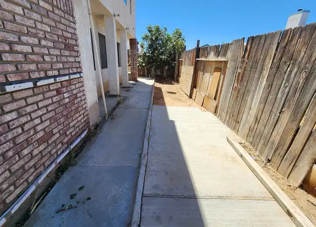 Property at 21251 Conklin Blvd, California City, CA, 93505, 4 beds, 2 baths, [object Object]