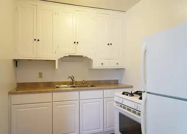 Property at Grand Ave Apartments - 1871 Grand Ave, Saint Paul, MN, 55105, 1 bed, 1 bath, [object Object]
