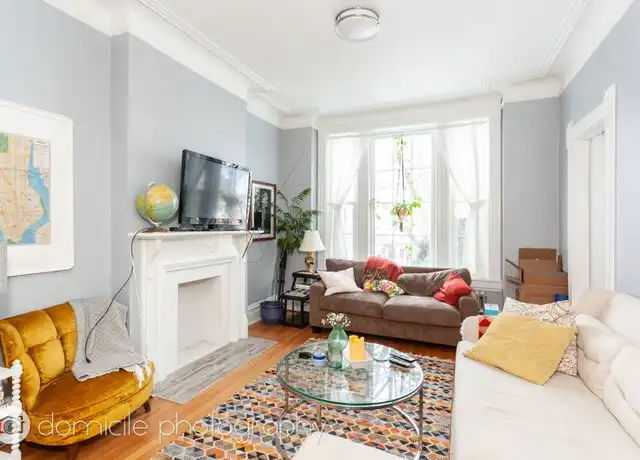 Property at 2909 W Belden Ave Unit 3, Chicago, IL, 60647, 3 beds, 1 bath, [object Object]