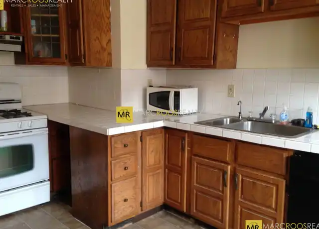 Property at 110 Central St Unit 2, Somerville, MA, 02143, 3 beds, 1 bath, [object Object]