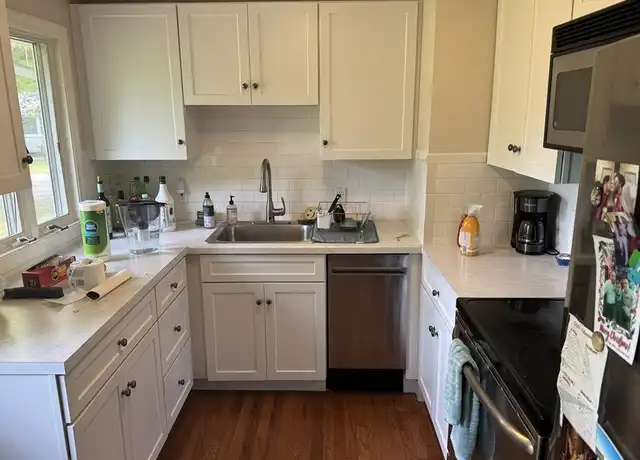 Property at 16 Saran Ave Unit 1, Bedford, MA, 01730, 3 beds, 1 bath, [object Object]