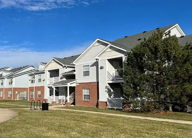 Property at 20 Village Crossing Dr S, Greenwood, IN, 46143, 2-4 beds, 2 baths, [object Object]