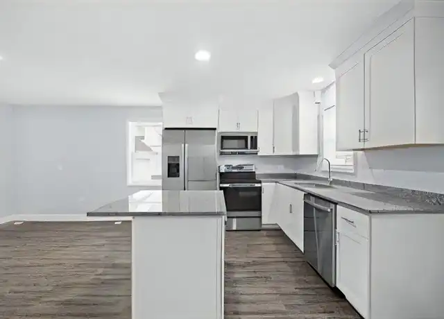 Property at 50 Tremont St #2, Taunton, MA, 02780, 3 beds, 1 bath, [object Object]