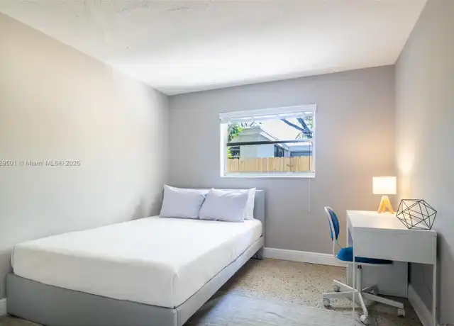 Property at 605 SW 14th Ter Unit 3, Fort Lauderdale, FL, 33312, 2 beds, 1 bath, [object Object]