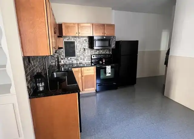 Property at 16 Leavitt St #2, Salem, MA, 01970, 3 beds, 1 bath, [object Object]