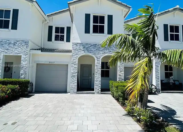 Property at 2617 SE 10th St, Homestead, FL, 33035, 3 beds, 2.5 baths, [object Object]