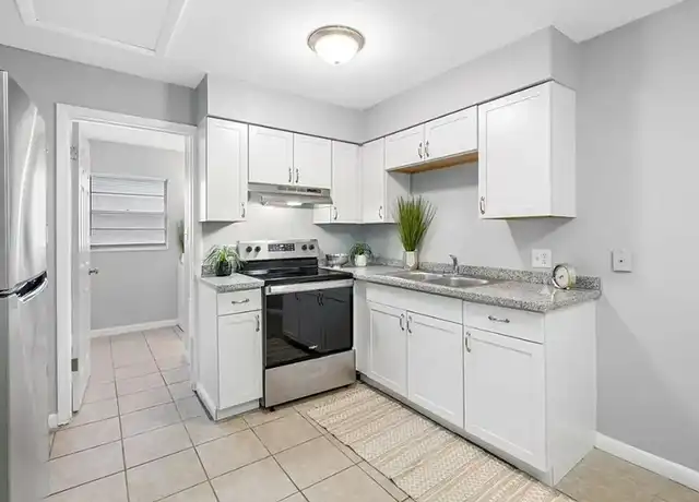 Property at Oak Park Apartments - 460 Hale Ave, Brooksville, FL, 34601, 1-2 bed, 1 bath, [object Object]