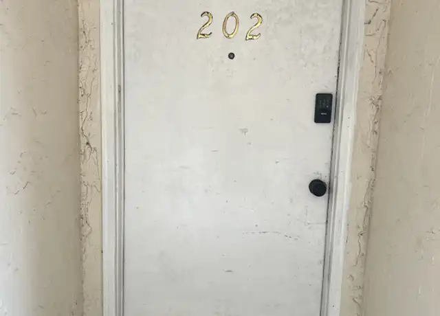 Property at 720 100th Ave N #202, Saint Petersburg, FL, 33702, 3 beds, 2 baths, [object Object]