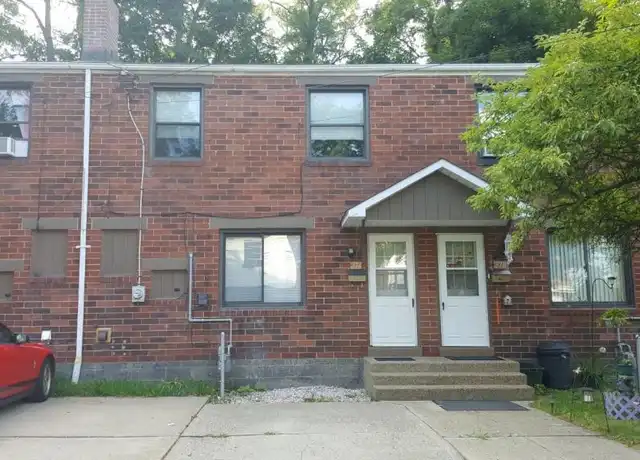Property at 273 Oak Dr, Coraopolis, PA, 15108, 2 beds, 1 bath, [object Object]