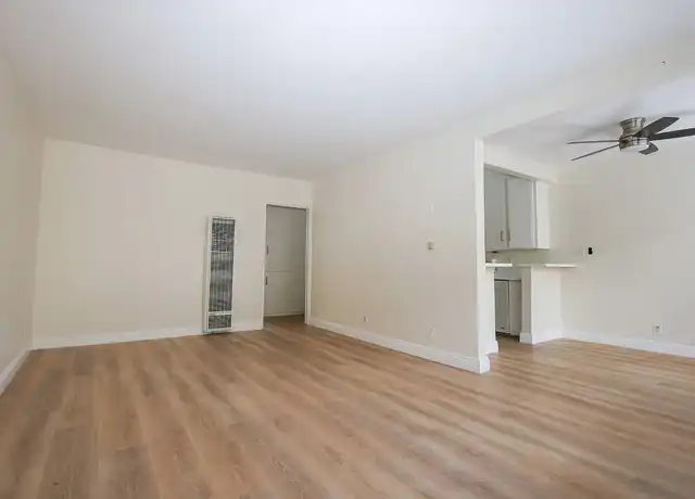 Property at La Casa Blanca - 2115 Placentia Ave, Costa Mesa, CA, 92627, 1-2 bed, 1-2 bath, [object Object]