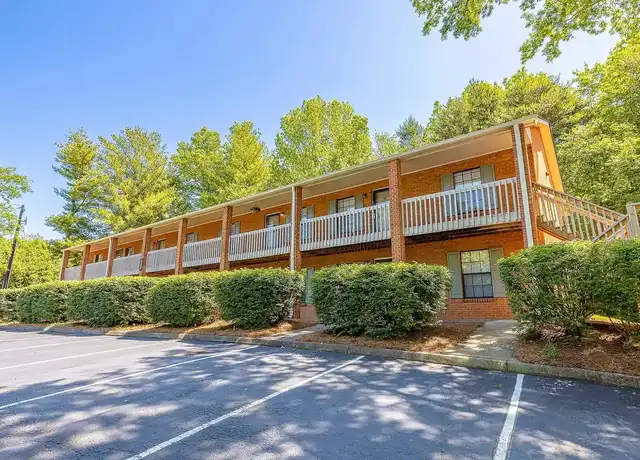 Property at Lindsey Manor - 472 Lindsay St, Kernersville, NC, 27284, 1-3 bed, 1-2 bath, [object Object]