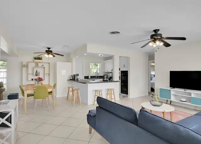 Property at 1029 SE 14th St, Deerfield Beach, FL, 33441, 2 beds, 1 bath, [object Object]