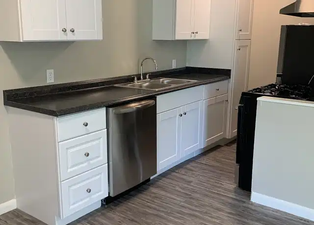 Property at 203 E Hurd St Unit 2, Edmond, OK, 73034, 1 bed, 1 bath, [object Object]