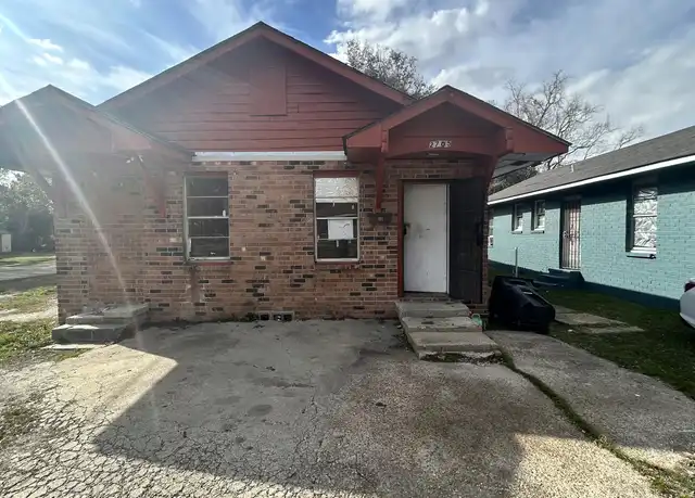 Property at 2705 Osceola St, Baton Rouge, LA, 70805, 3 beds, 1 bath, [object Object]