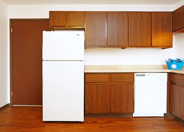 Property at 809 W Crestwood Dr Apt 301, Peoria, IL, 61614, 1 bed, 1 bath, [object Object]
