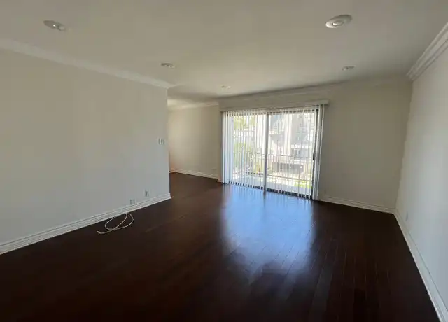 Property at 1622 S Beverly Glen Blvd Unit 04, Los Angeles, CA, 90024, 1 bed, 1 bath, [object Object]